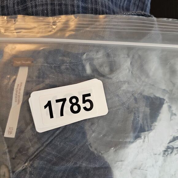 Free People Talk To Me Gauzy Fray Hem Top Size XS Blue Popover Boho Buttons - Picture 11 of 11